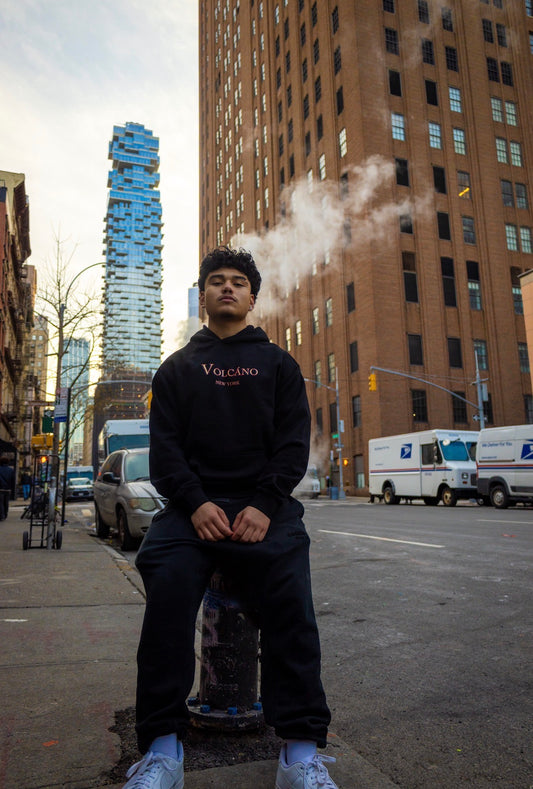 Volcáno Essential Black Hoodie